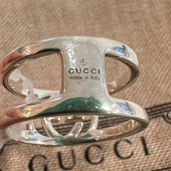 GUCCI Interlocking G wide open band Ring - Picture 8 of 9